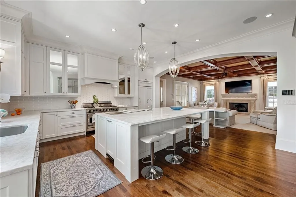 5509 Long Island Drive Nw, Atlanta, Georgia 30327, 6 Bedrooms Bedrooms, ,7 BathroomsBathrooms,Residential,Sold,5509 Long Island Drive Nw,7447945