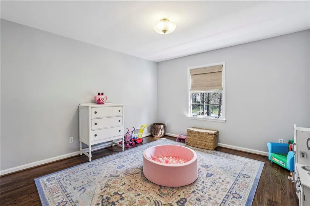 7310 Hunters Branch Drive, Atlanta, Georgia 30328, 5 Bedrooms Bedrooms, ,3 BathroomsBathrooms,Residential,Sold,7310 Hunters Branch Drive,7519135