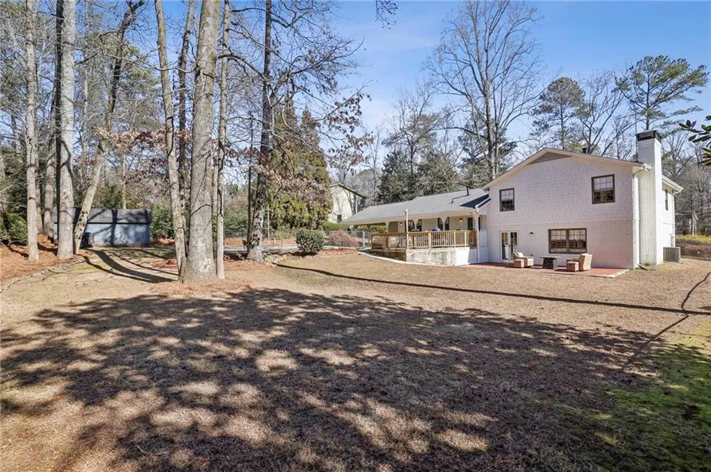 7310 Hunters Branch Drive, Atlanta, Georgia 30328, 5 Bedrooms Bedrooms, ,3 BathroomsBathrooms,Residential,Sold,7310 Hunters Branch Drive,7519135