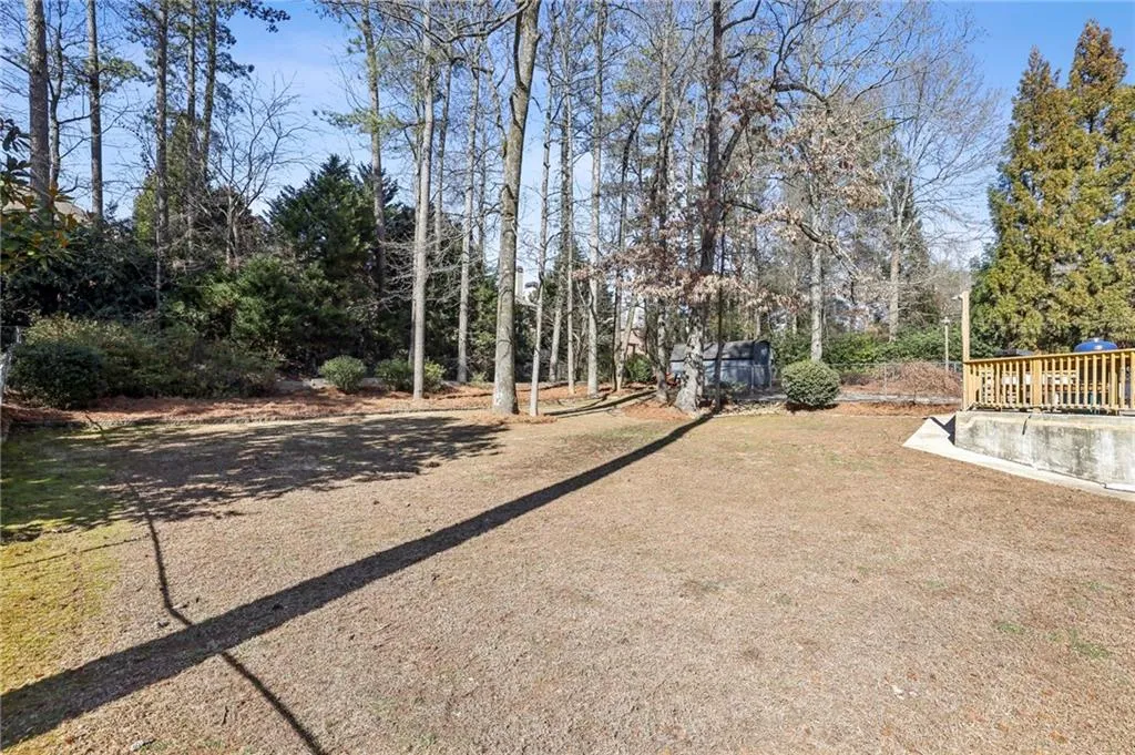 7310 Hunters Branch Drive, Atlanta, Georgia 30328, 5 Bedrooms Bedrooms, ,3 BathroomsBathrooms,Residential,Sold,7310 Hunters Branch Drive,7519135