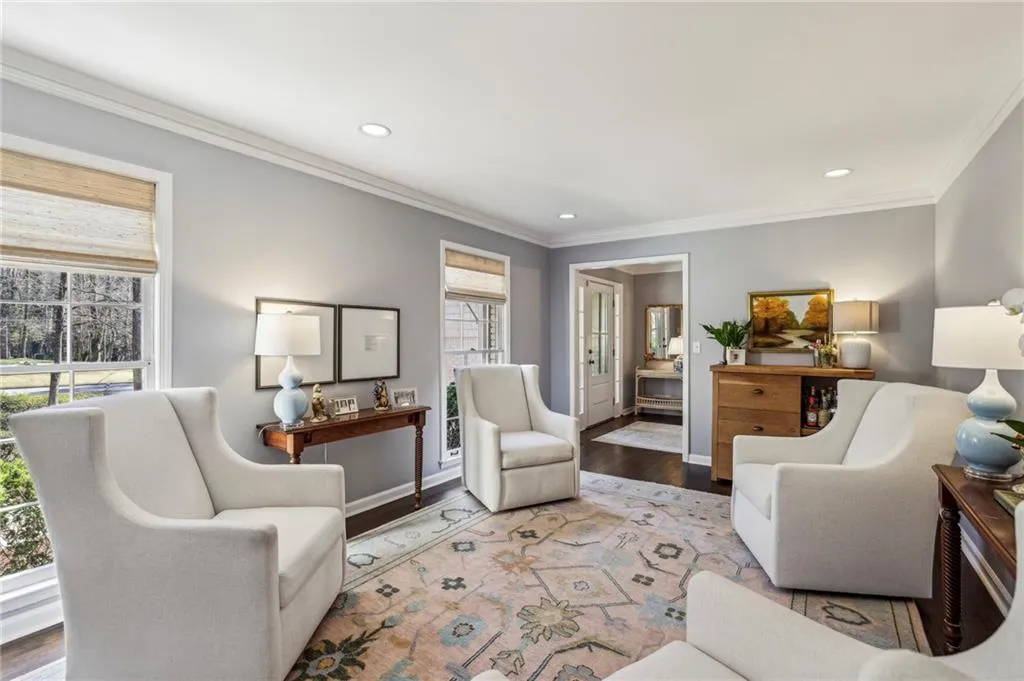7310 Hunters Branch Drive, Atlanta, Georgia 30328, 5 Bedrooms Bedrooms, ,3 BathroomsBathrooms,Residential,Sold,7310 Hunters Branch Drive,7519135