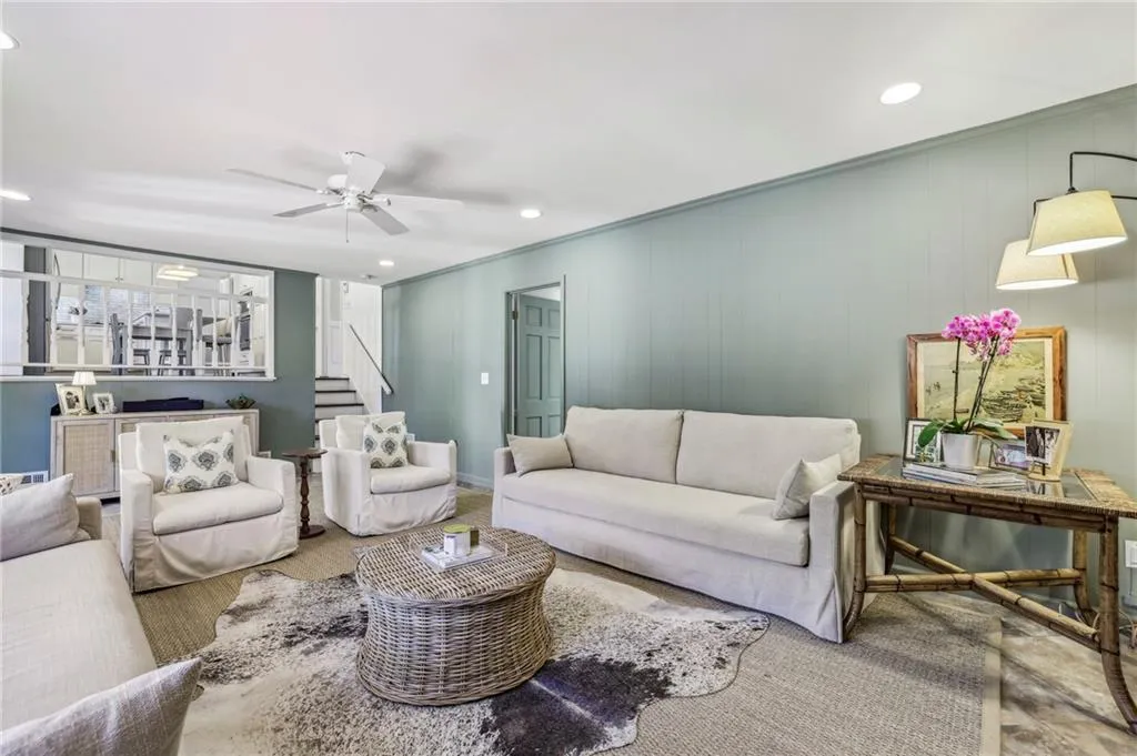 7310 Hunters Branch Drive, Atlanta, Georgia 30328, 5 Bedrooms Bedrooms, ,3 BathroomsBathrooms,Residential,Sold,7310 Hunters Branch Drive,7519135