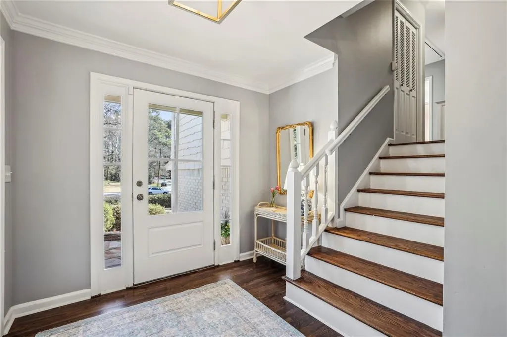 7310 Hunters Branch Drive, Atlanta, Georgia 30328, 5 Bedrooms Bedrooms, ,3 BathroomsBathrooms,Residential,Sold,7310 Hunters Branch Drive,7519135