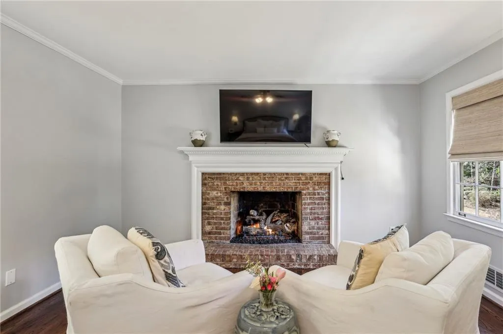 7310 Hunters Branch Drive, Atlanta, Georgia 30328, 5 Bedrooms Bedrooms, ,3 BathroomsBathrooms,Residential,Sold,7310 Hunters Branch Drive,7519135