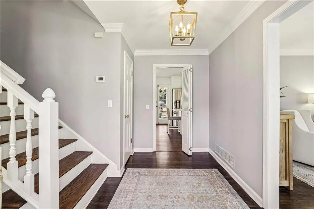 7310 Hunters Branch Drive, Atlanta, Georgia 30328, 5 Bedrooms Bedrooms, ,3 BathroomsBathrooms,Residential,Sold,7310 Hunters Branch Drive,7519135