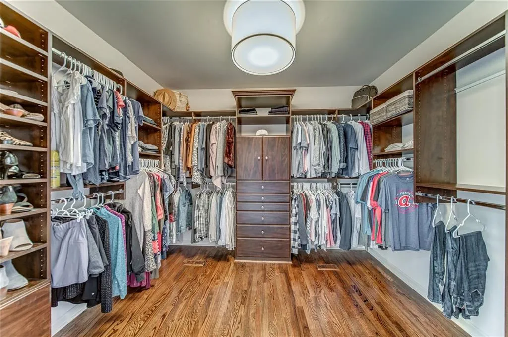 315 W Berwicke Common, Sandy Springs, Georgia 30342, 6 Bedrooms Bedrooms, ,5 BathroomsBathrooms,Residential,Sold,315 W Berwicke Common,6697639