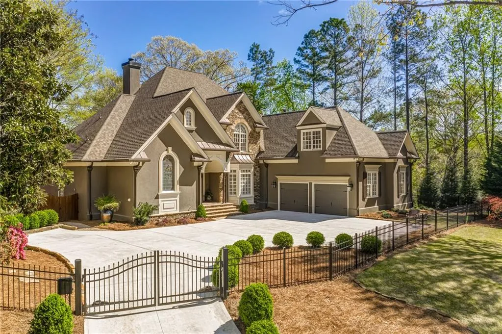 315 W Berwicke Common, Sandy Springs, Georgia 30342, 6 Bedrooms Bedrooms, ,5 BathroomsBathrooms,Residential,Sold,315 W Berwicke Common,6697639