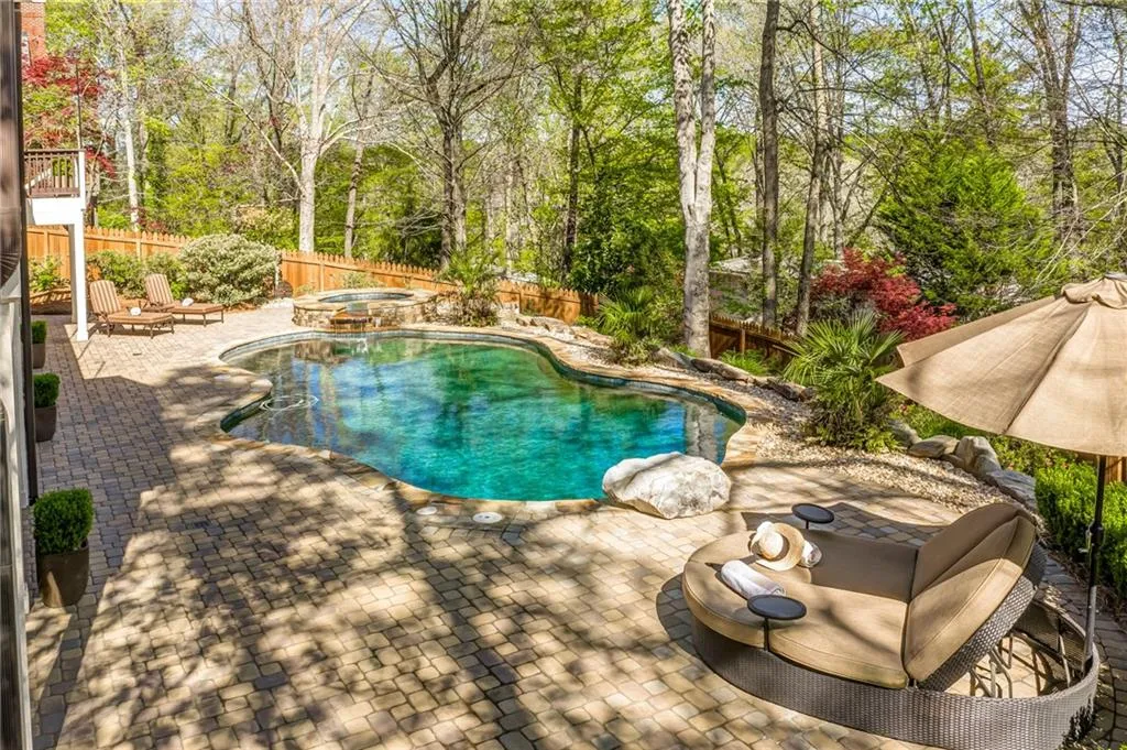 315 W Berwicke Common, Sandy Springs, Georgia 30342, 6 Bedrooms Bedrooms, ,5 BathroomsBathrooms,Residential,Sold,315 W Berwicke Common,6697639