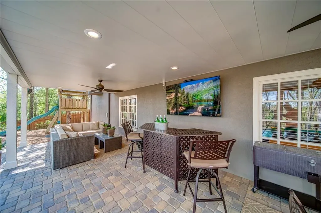 315 W Berwicke Common, Sandy Springs, Georgia 30342, 6 Bedrooms Bedrooms, ,5 BathroomsBathrooms,Residential,Sold,315 W Berwicke Common,6697639