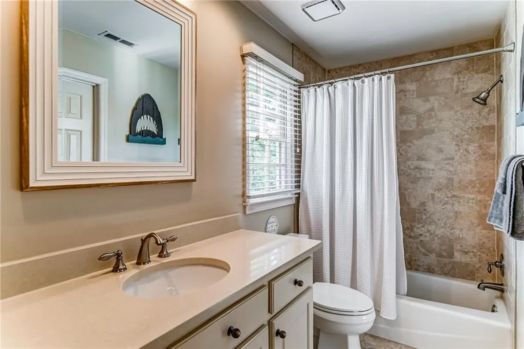 315 W Berwicke Common, Sandy Springs, Georgia 30342, 6 Bedrooms Bedrooms, ,5 BathroomsBathrooms,Residential,Sold,315 W Berwicke Common,6697639