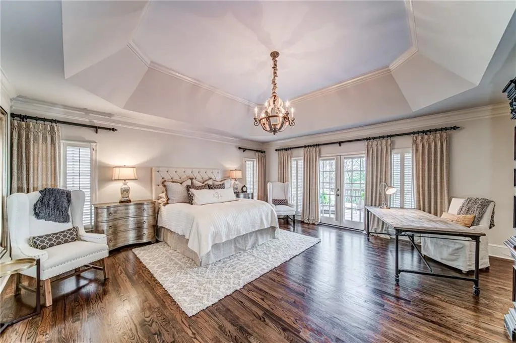 315 W Berwicke Common, Sandy Springs, Georgia 30342, 6 Bedrooms Bedrooms, ,5 BathroomsBathrooms,Residential,Sold,315 W Berwicke Common,6697639