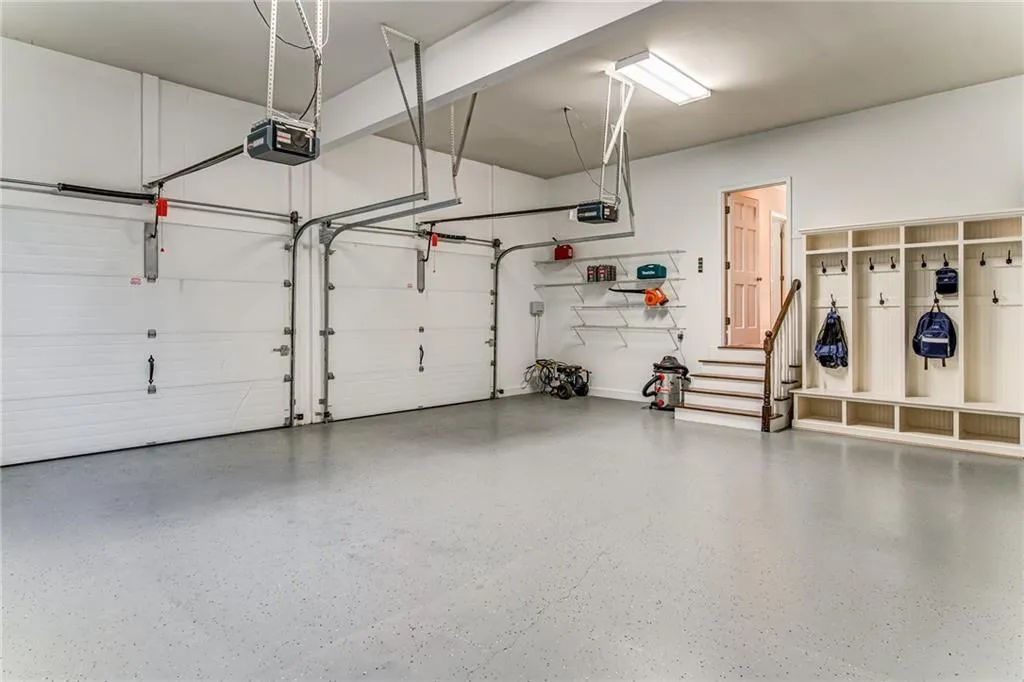 315 W Berwicke Common, Sandy Springs, Georgia 30342, 6 Bedrooms Bedrooms, ,5 BathroomsBathrooms,Residential,Sold,315 W Berwicke Common,6697639