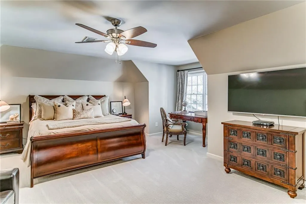 315 W Berwicke Common, Sandy Springs, Georgia 30342, 6 Bedrooms Bedrooms, ,5 BathroomsBathrooms,Residential,Sold,315 W Berwicke Common,6697639