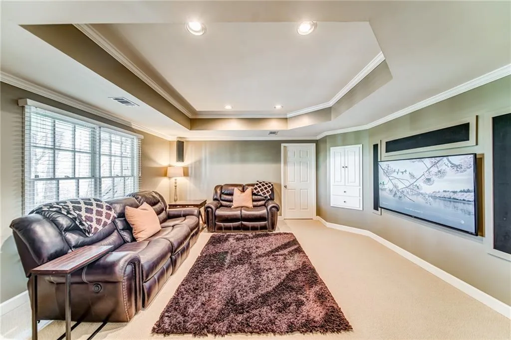 315 W Berwicke Common, Sandy Springs, Georgia 30342, 6 Bedrooms Bedrooms, ,5 BathroomsBathrooms,Residential,Sold,315 W Berwicke Common,6697639