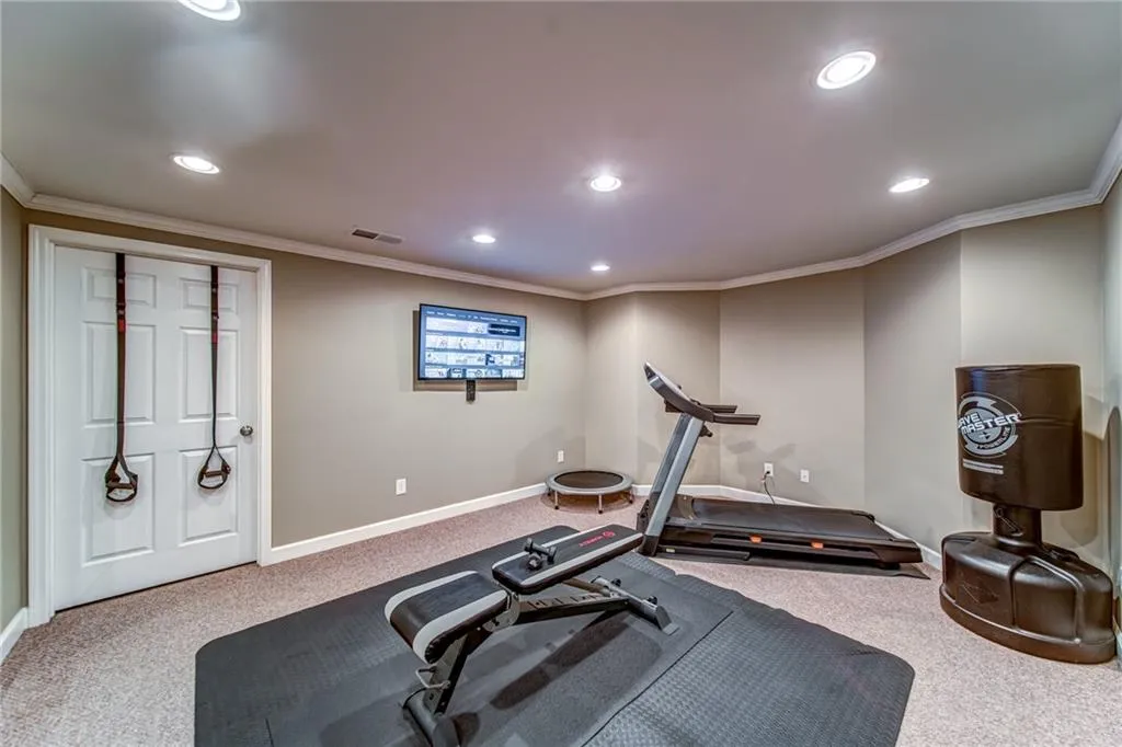 315 W Berwicke Common, Sandy Springs, Georgia 30342, 6 Bedrooms Bedrooms, ,5 BathroomsBathrooms,Residential,Sold,315 W Berwicke Common,6697639