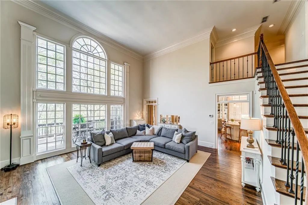 315 W Berwicke Common, Sandy Springs, Georgia 30342, 6 Bedrooms Bedrooms, ,5 BathroomsBathrooms,Residential,Sold,315 W Berwicke Common,6697639