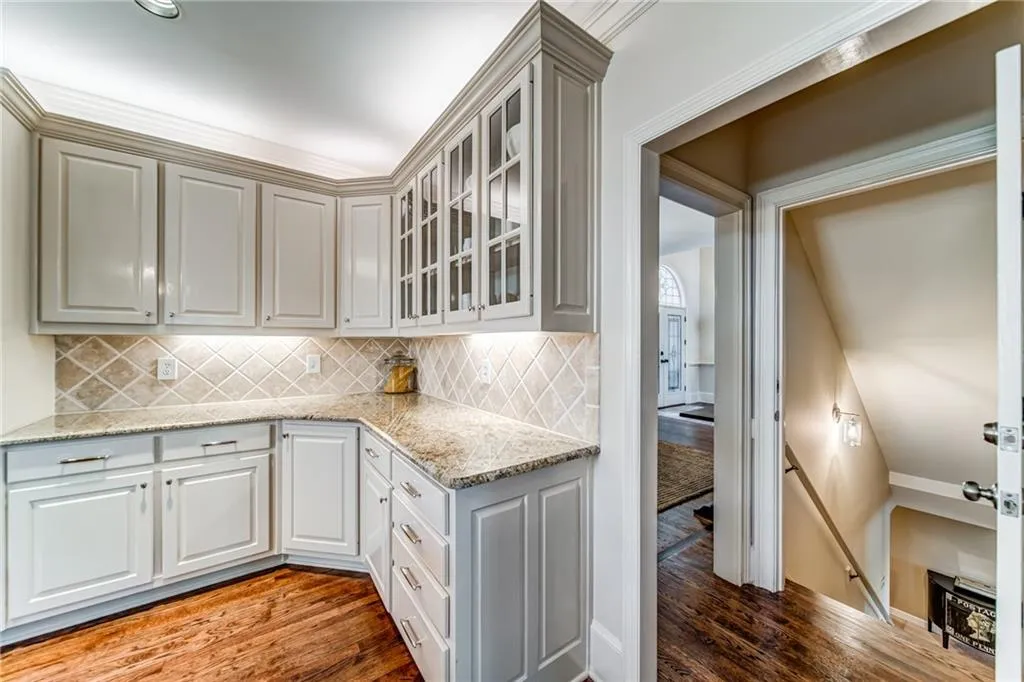 315 W Berwicke Common, Sandy Springs, Georgia 30342, 6 Bedrooms Bedrooms, ,5 BathroomsBathrooms,Residential,Sold,315 W Berwicke Common,6697639