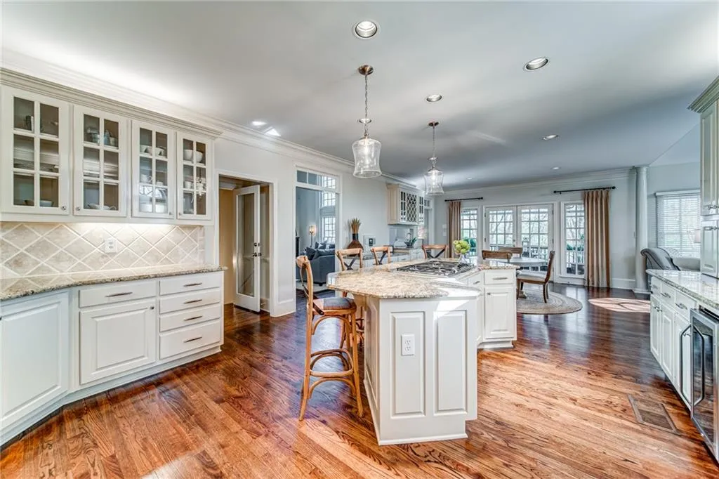 315 W Berwicke Common, Sandy Springs, Georgia 30342, 6 Bedrooms Bedrooms, ,5 BathroomsBathrooms,Residential,Sold,315 W Berwicke Common,6697639