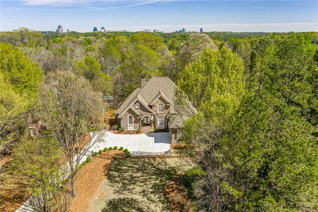 315 W Berwicke Common, Sandy Springs, Georgia 30342, 6 Bedrooms Bedrooms, ,5 BathroomsBathrooms,Residential,Sold,315 W Berwicke Common,6697639