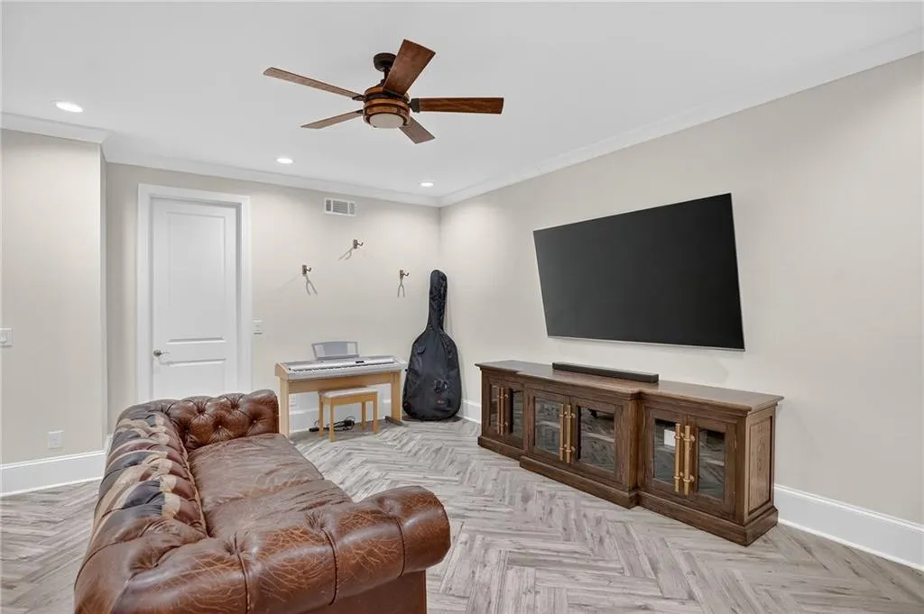 3620 Cloudland Drive Nw, Atlanta, Georgia 30327, 6 Bedrooms Bedrooms, ,6 BathroomsBathrooms,Residential,For Sale,3620 Cloudland Drive Nw,7620190
