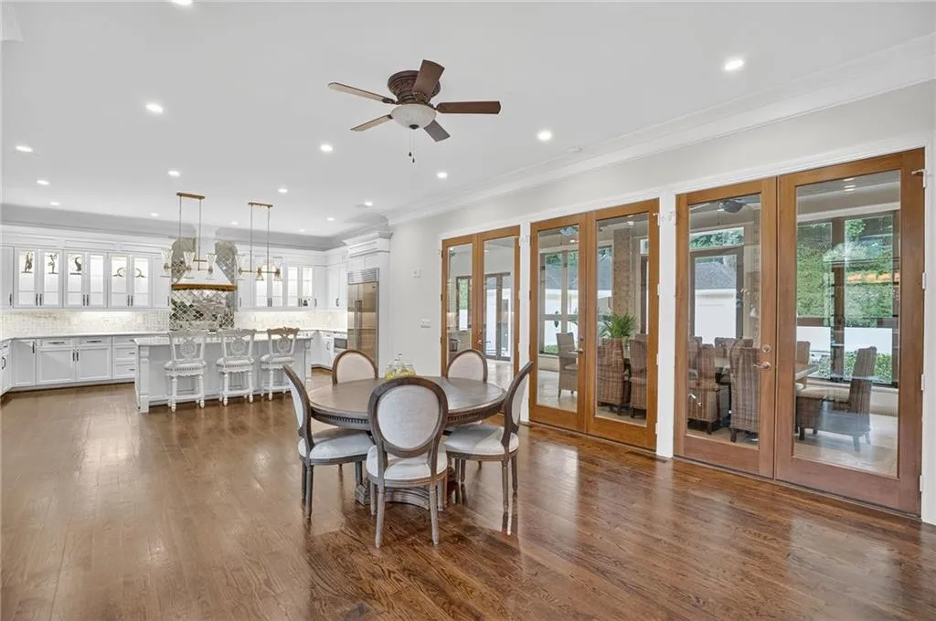 3620 Cloudland Drive Nw, Atlanta, Georgia 30327, 6 Bedrooms Bedrooms, ,6 BathroomsBathrooms,Residential,For Sale,3620 Cloudland Drive Nw,7620190