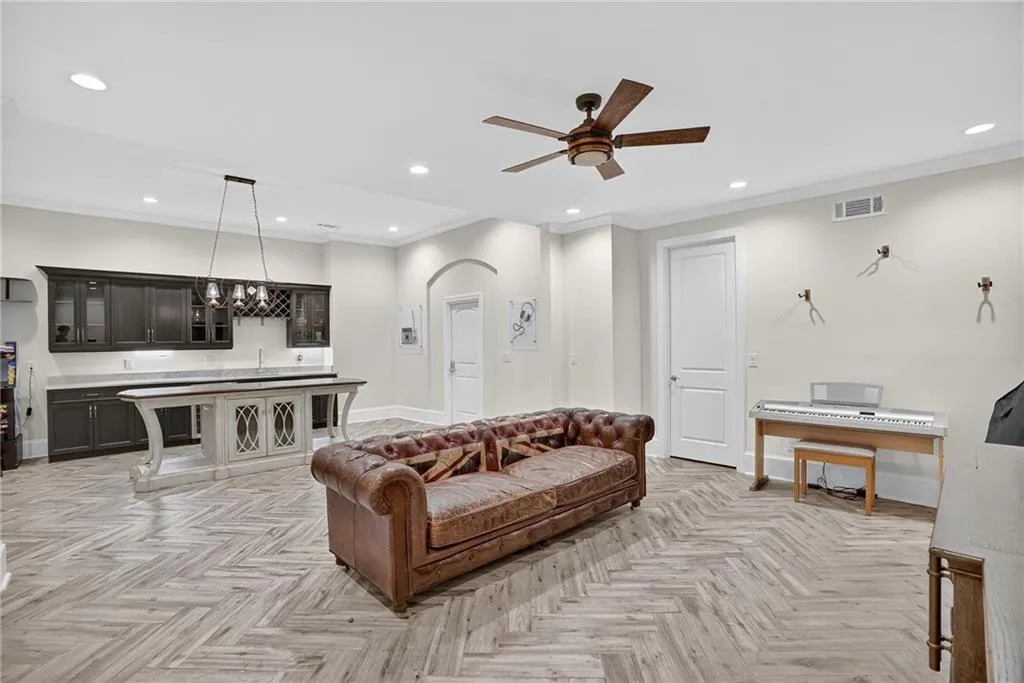 3620 Cloudland Drive Nw, Atlanta, Georgia 30327, 6 Bedrooms Bedrooms, ,6 BathroomsBathrooms,Residential,For Sale,3620 Cloudland Drive Nw,7620190