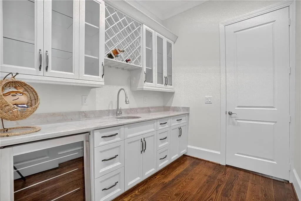 3620 Cloudland Drive Nw, Atlanta, Georgia 30327, 6 Bedrooms Bedrooms, ,6 BathroomsBathrooms,Residential,For Sale,3620 Cloudland Drive Nw,7620190