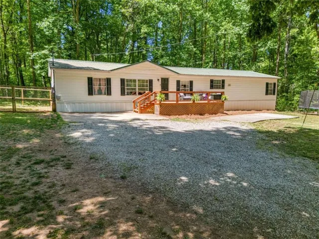 553 Pleasant Acres Drive, Maysville, Georgia 30558