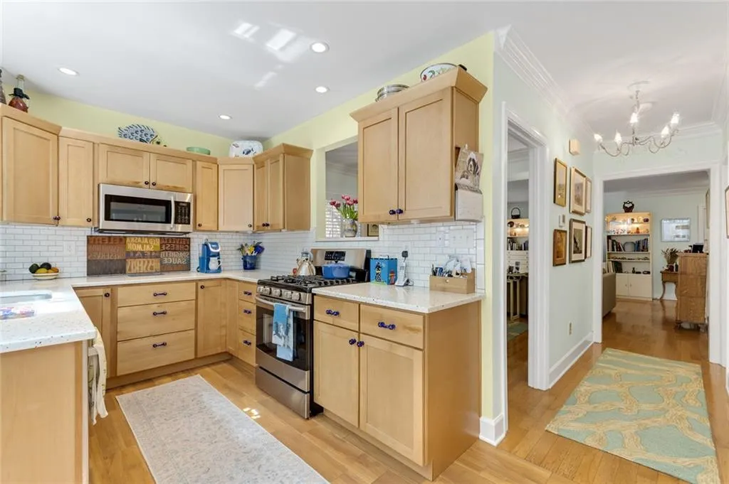 7500 Roswell Road Unit 29, Sandy Springs, Georgia 30350, 2 Bedrooms Bedrooms, ,2 BathroomsBathrooms,Residential,Sold,7500 Roswell Road Unit 29,6854908