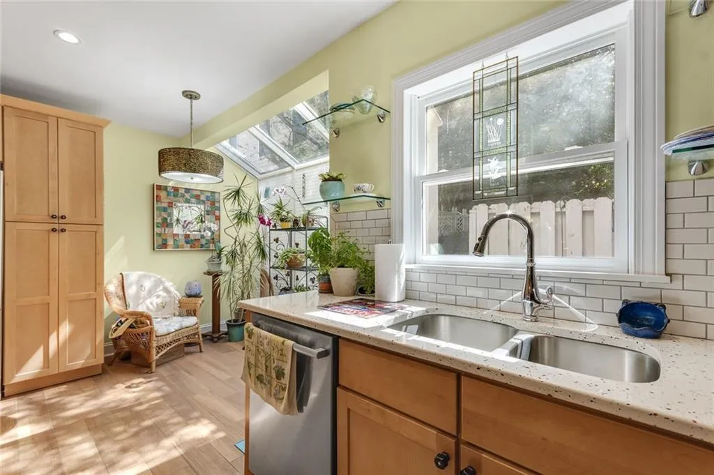 7500 Roswell Road Unit 29, Sandy Springs, Georgia 30350, 2 Bedrooms Bedrooms, ,2 BathroomsBathrooms,Residential,Sold,7500 Roswell Road Unit 29,6854908