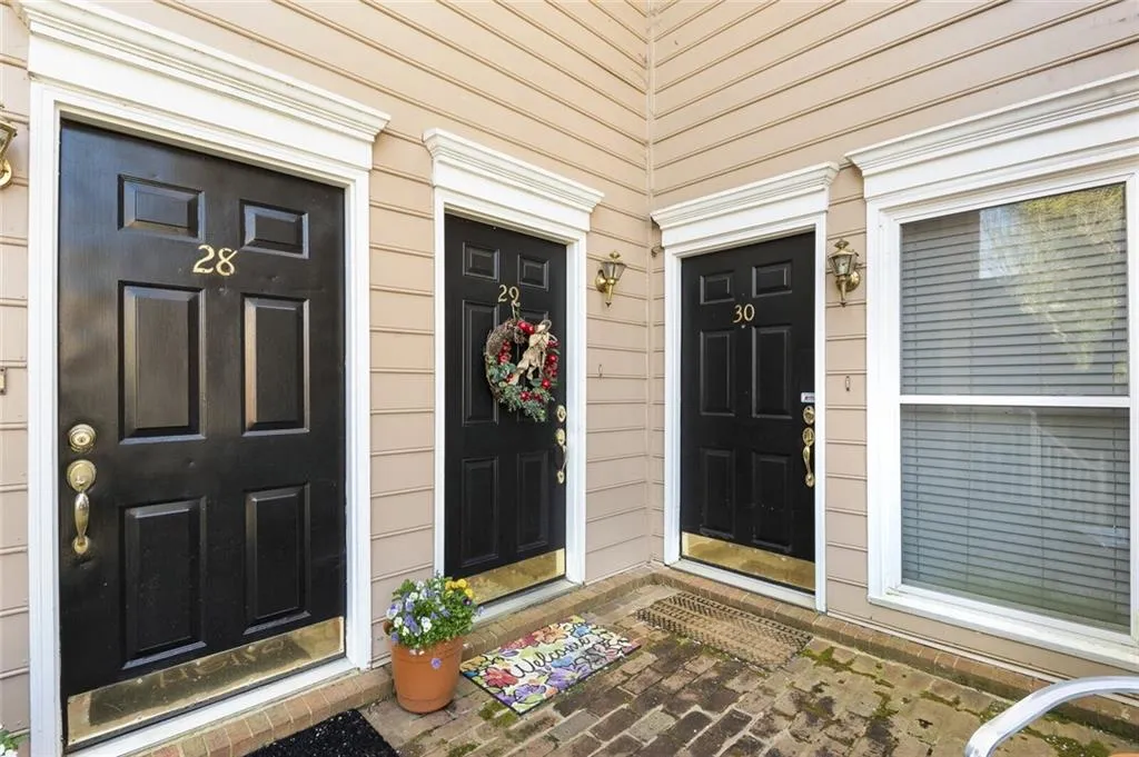 7500 Roswell Road Unit 29, Sandy Springs, Georgia 30350, 2 Bedrooms Bedrooms, ,2 BathroomsBathrooms,Residential,Sold,7500 Roswell Road Unit 29,6854908