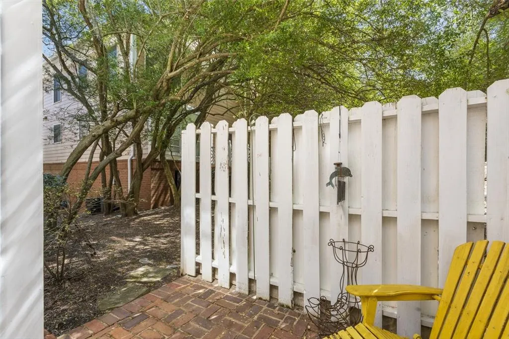 7500 Roswell Road Unit 29, Sandy Springs, Georgia 30350, 2 Bedrooms Bedrooms, ,2 BathroomsBathrooms,Residential,Sold,7500 Roswell Road Unit 29,6854908