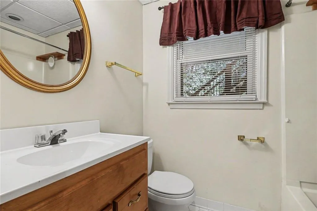 Full Bathroom