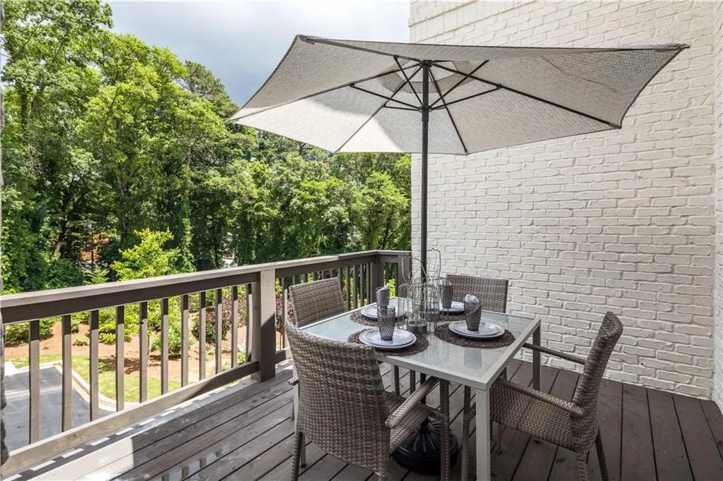 6087 Boylston Drive Ne Unit 7, Sandy Springs, Georgia 30328, 3 Bedrooms Bedrooms, ,3 BathroomsBathrooms,Residential,Sold,6087 Boylston Drive Ne Unit 7,6518244