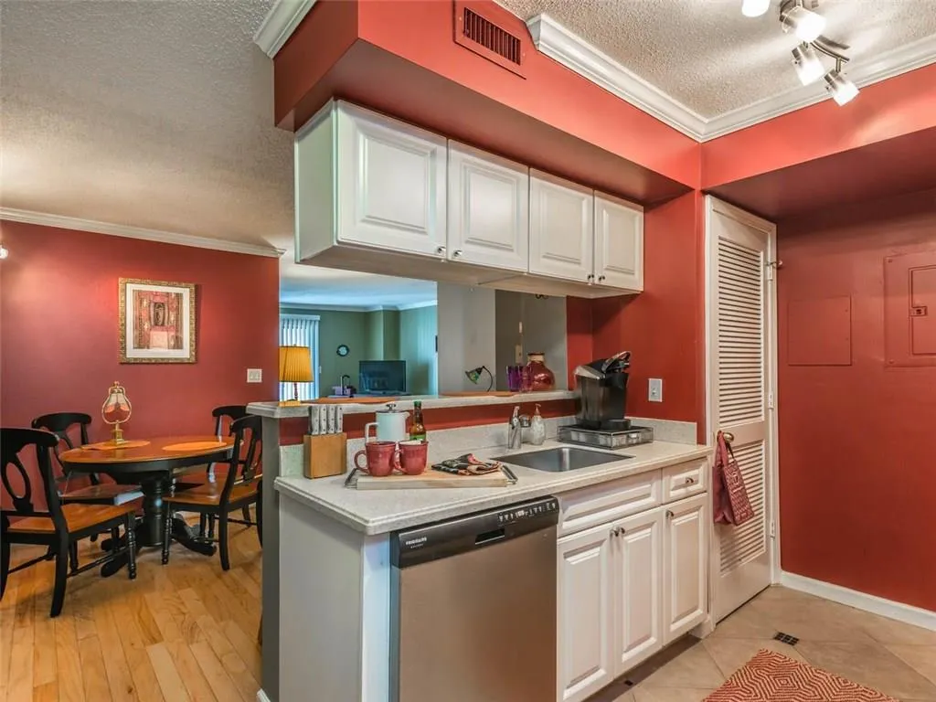 795 Hammond Drive Unit 405, Atlanta, Georgia 30328, 1 Bedroom Bedrooms, ,1 BathroomBathrooms,Residential,Sold,795 Hammond Drive Unit 405,5976928