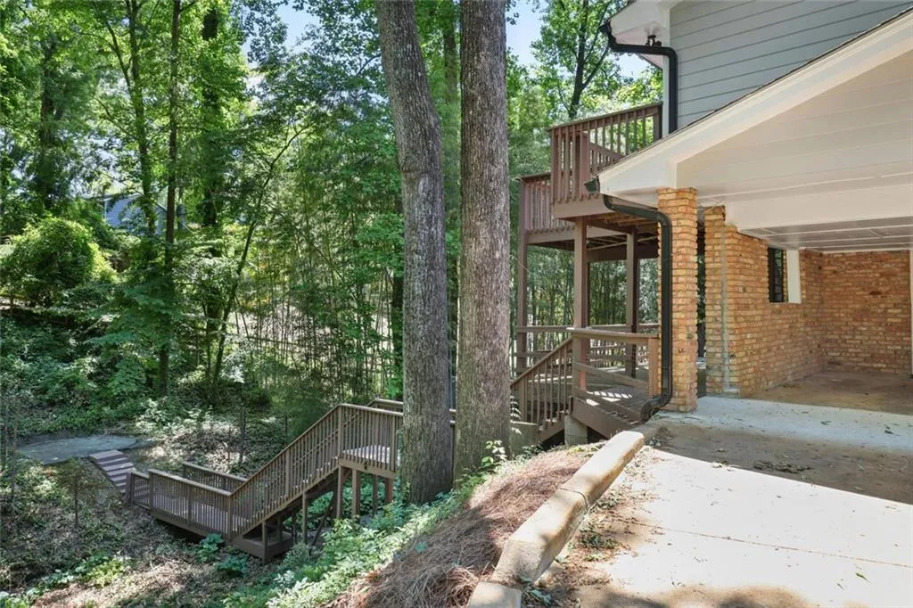 110 Bonnie Lane Ne, Sandy Springs, Georgia 30328, 3 Bedrooms Bedrooms, ,2 BathroomsBathrooms,Residential,For Sale,110 Bonnie Lane Ne,7765126