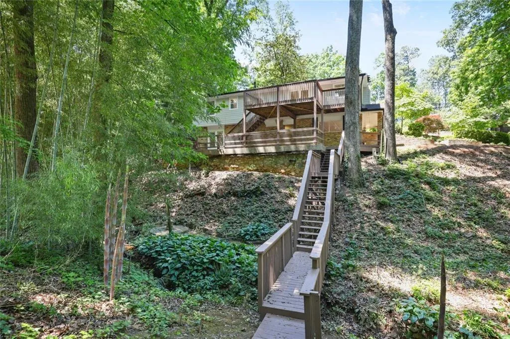 110 Bonnie Lane Ne, Sandy Springs, Georgia 30328, 3 Bedrooms Bedrooms, ,2 BathroomsBathrooms,Residential,For Sale,110 Bonnie Lane Ne,7765126