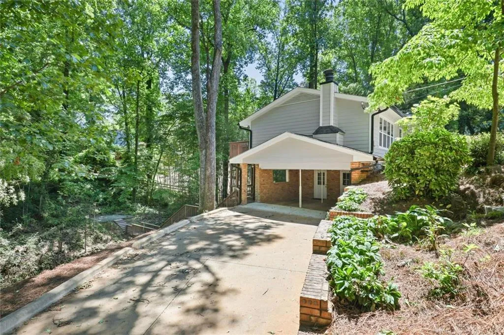 110 Bonnie Lane Ne, Sandy Springs, Georgia 30328, 3 Bedrooms Bedrooms, ,2 BathroomsBathrooms,Residential,For Sale,110 Bonnie Lane Ne,7765126