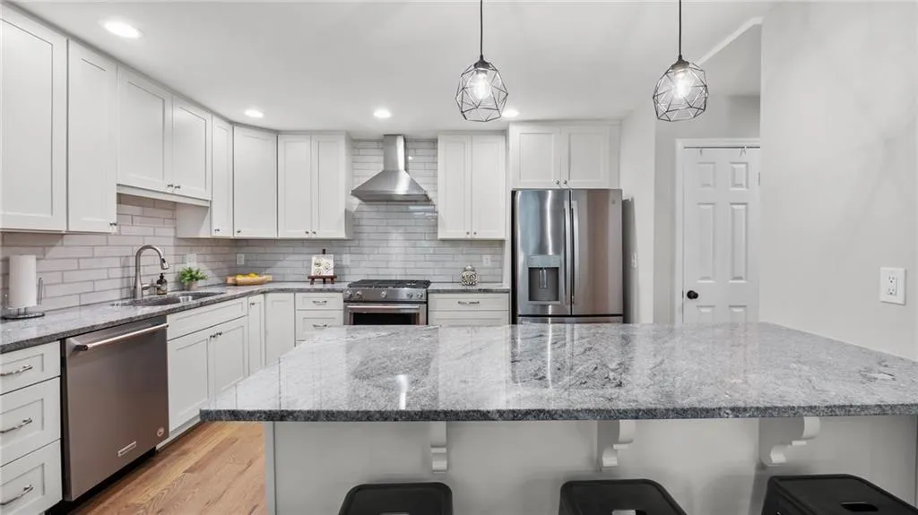 3532 Paces Place Nw, Atlanta, Georgia 30327, 4 Bedrooms Bedrooms, ,3 BathroomsBathrooms,Residential,For Sale,3532 Paces Place Nw,7636587