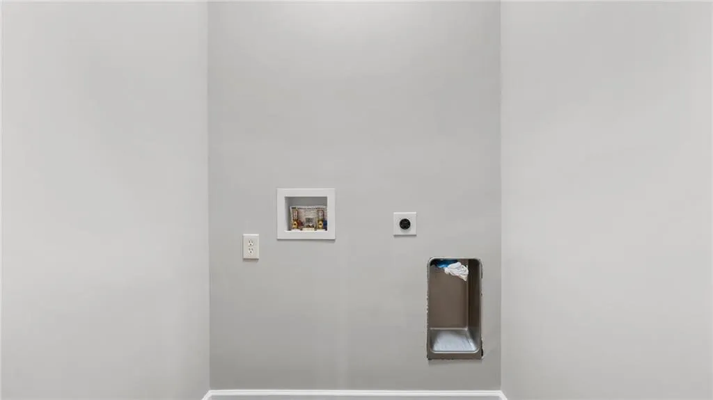 3532 Paces Place Nw, Atlanta, Georgia 30327, 4 Bedrooms Bedrooms, ,3 BathroomsBathrooms,Residential,For Sale,3532 Paces Place Nw,7636587