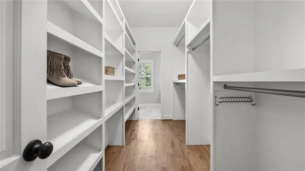 3532 Paces Place Nw, Atlanta, Georgia 30327, 4 Bedrooms Bedrooms, ,3 BathroomsBathrooms,Residential,For Sale,3532 Paces Place Nw,7636587