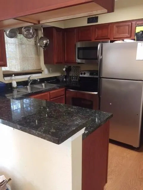 6940 Roswell Road Unit 9c, Atlanta, Georgia 30328, 2 Bedrooms Bedrooms, ,1 BathroomBathrooms,Residential,Sold,6940 Roswell Road Unit 9c,5712148