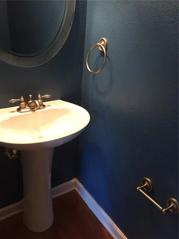 6940 Roswell Road Unit 9c, Atlanta, Georgia 30328, 2 Bedrooms Bedrooms, ,1 BathroomBathrooms,Residential,Sold,6940 Roswell Road Unit 9c,5712148