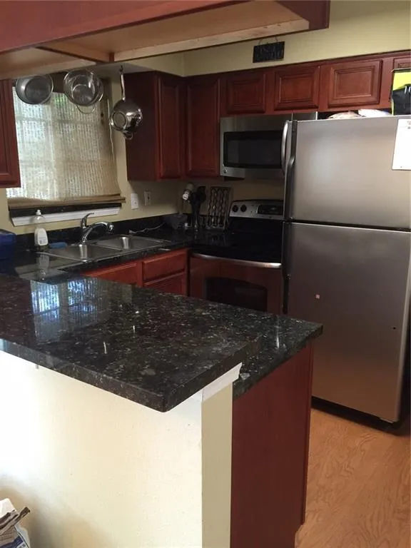 6940 Roswell Road Unit 9c, Atlanta, Georgia 30328, 2 Bedrooms Bedrooms, ,1 BathroomBathrooms,Residential,Sold,6940 Roswell Road Unit 9c,5712148