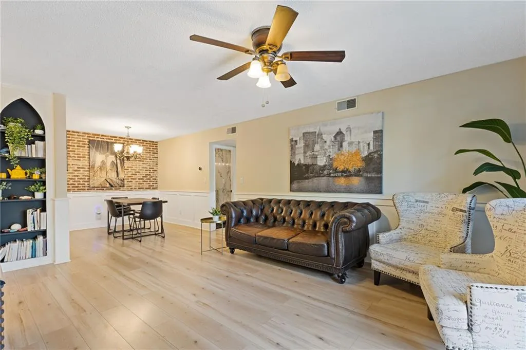 6851 Roswell Road Unit N9, Atlanta, Georgia 30328, 2 Bedrooms Bedrooms, ,1 BathroomBathrooms,Residential,For Sale,6851 Roswell Road Unit N9,7695309