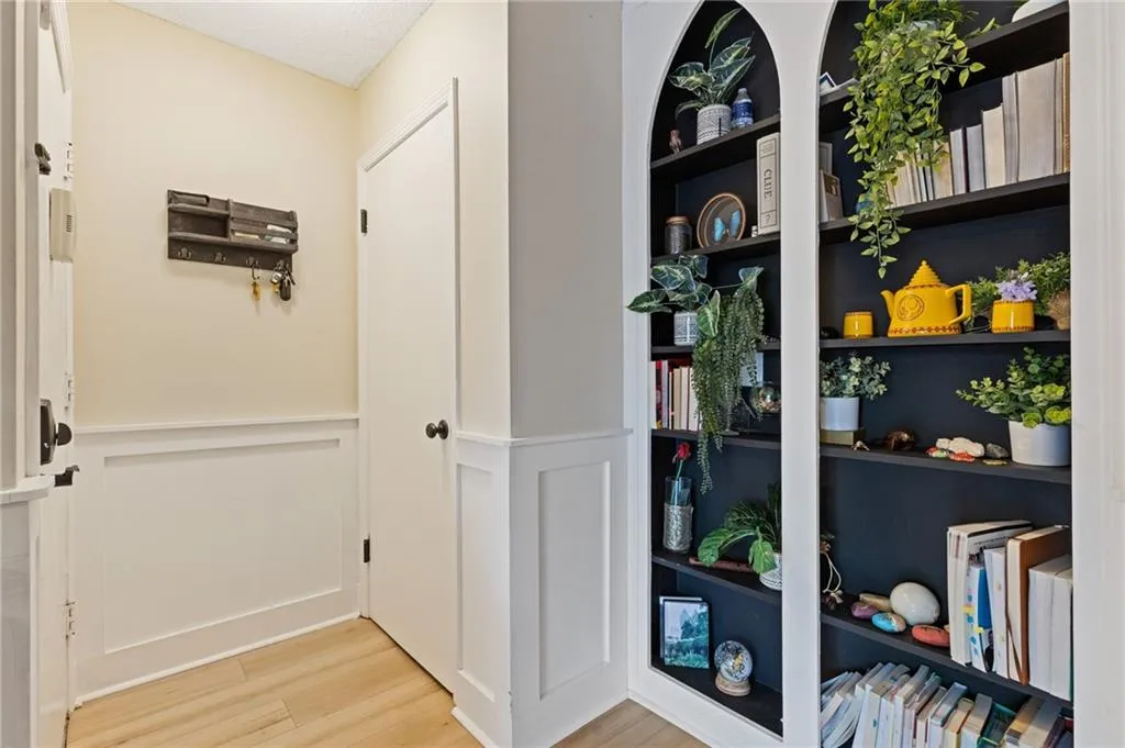 6851 Roswell Road Unit N9, Atlanta, Georgia 30328, 2 Bedrooms Bedrooms, ,1 BathroomBathrooms,Residential,For Sale,6851 Roswell Road Unit N9,7695309