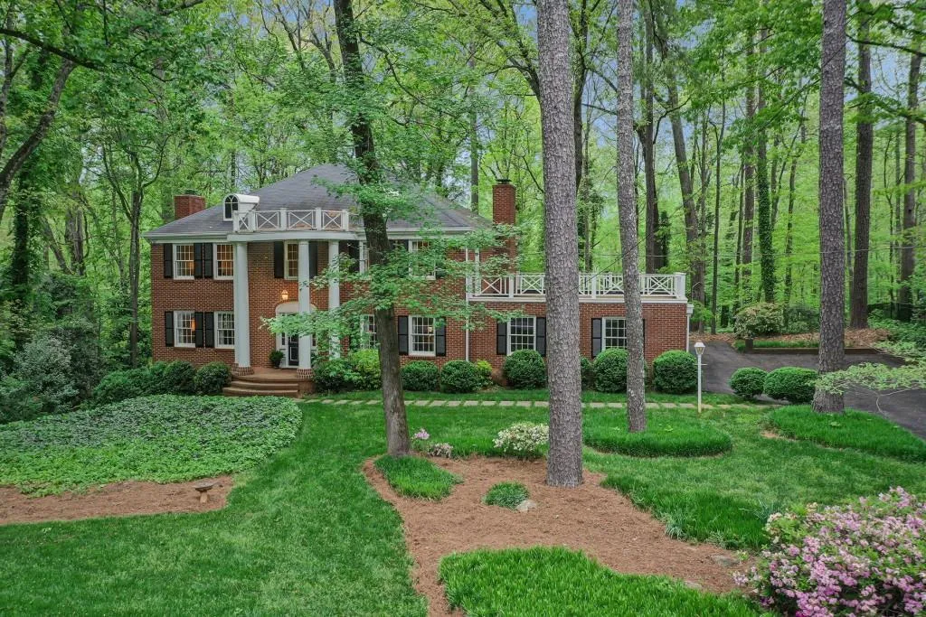 35 River Court Parkway, Sandy Springs, Georgia 30328, 4 Bedrooms Bedrooms, ,2 BathroomsBathrooms,Residential,Sold,35 River Court Parkway,6871288