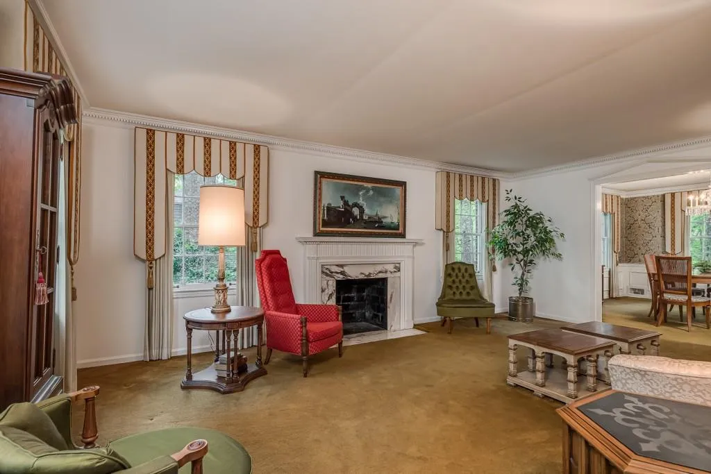 35 River Court Parkway, Sandy Springs, Georgia 30328, 4 Bedrooms Bedrooms, ,2 BathroomsBathrooms,Residential,Sold,35 River Court Parkway,6871288