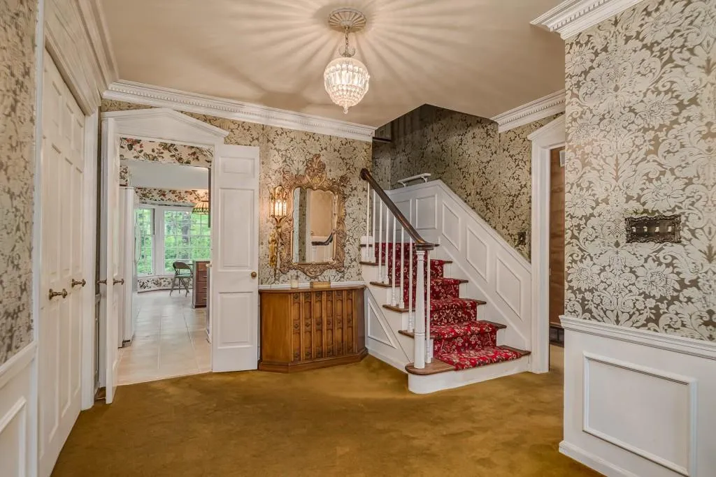 35 River Court Parkway, Sandy Springs, Georgia 30328, 4 Bedrooms Bedrooms, ,2 BathroomsBathrooms,Residential,Sold,35 River Court Parkway,6871288