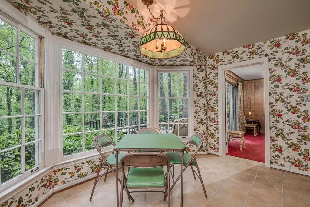 35 River Court Parkway, Sandy Springs, Georgia 30328, 4 Bedrooms Bedrooms, ,2 BathroomsBathrooms,Residential,Sold,35 River Court Parkway,6871288
